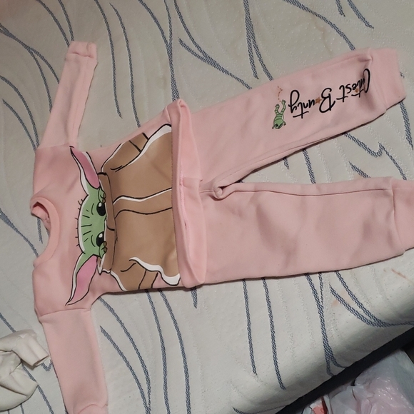 Star wars Baby Yoda the child 2T & 3T - Picture 7 of 9
